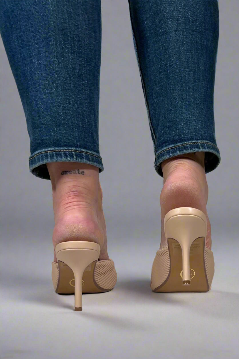 Unterstützende leichte orthopädische Sommerschuhe