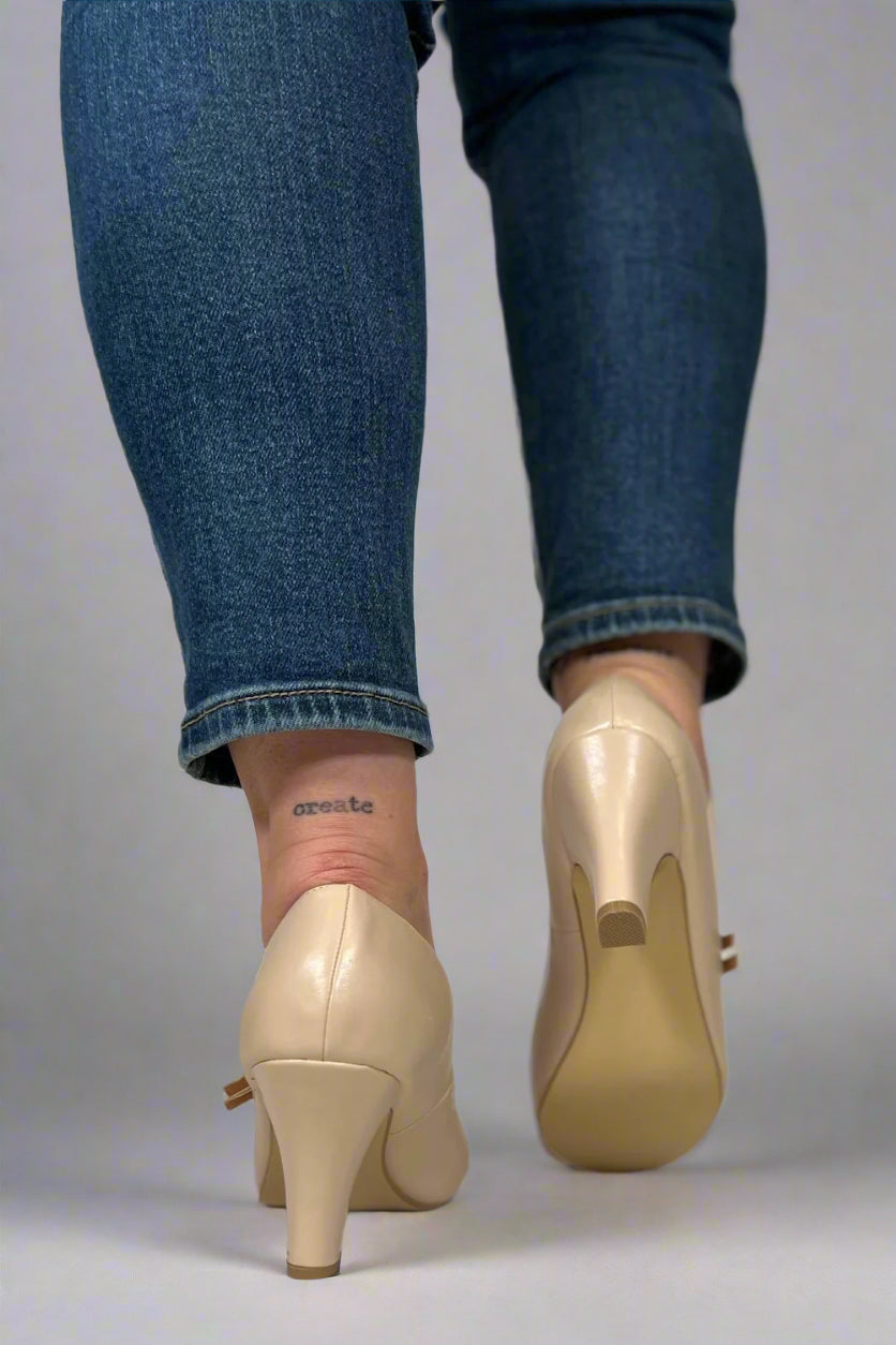 Bequeme und modische orthopädische Sommer Heels