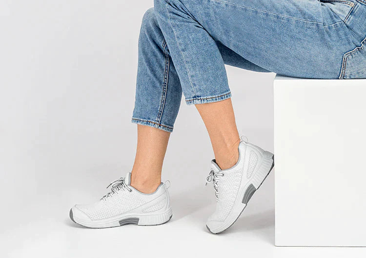 Stützende und modische orthopädische Winterschuhe
