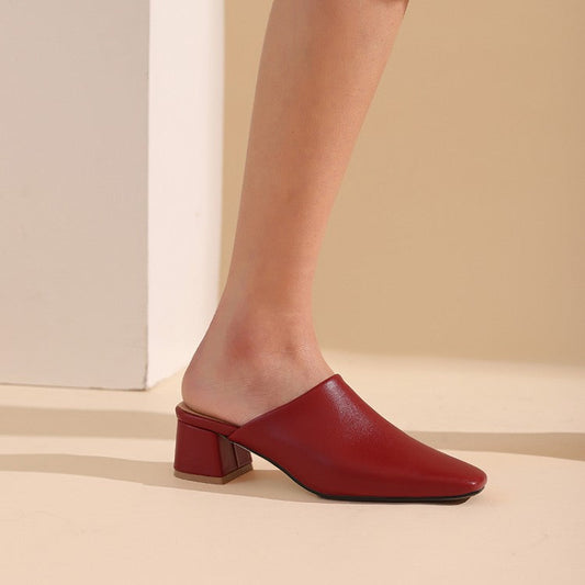 Modische und stützende orthopädische Sommersandalen