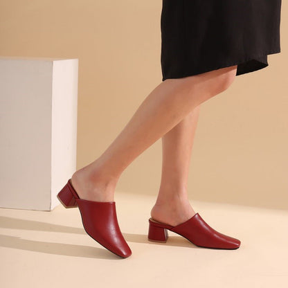 Modische und stützende orthopädische Sommersandalen