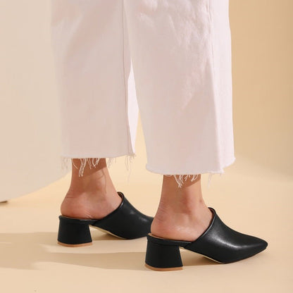 Modische und stützende orthopädische Sommersandalen