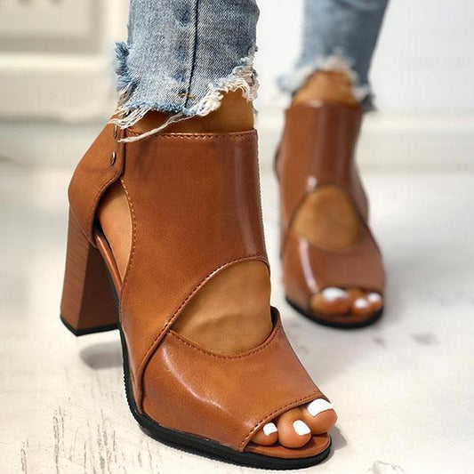 Stylische und stützende orthopädische Sommerstiefel