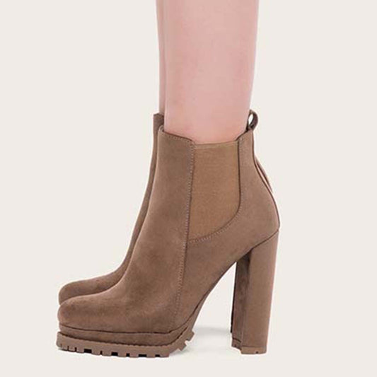 Bequeme und vielseitige orthopädische Sommerstiefel