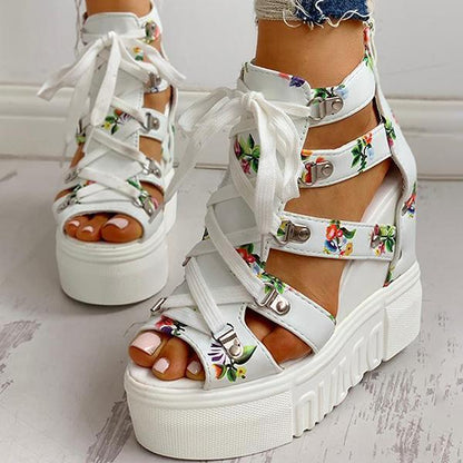 Lässige orthopädische maßgeschneiderte Sommersandalen