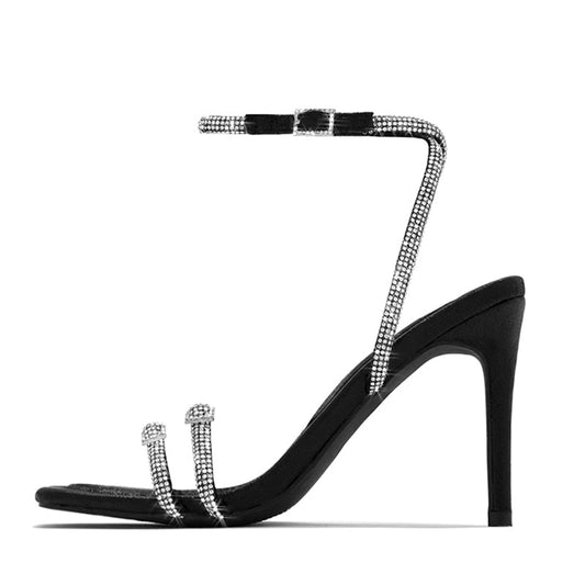 Modische und stützende orthopädische Sommerschuhe