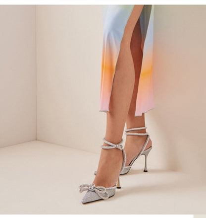 Unterstützende und modische orthopädische Sommerschuhe