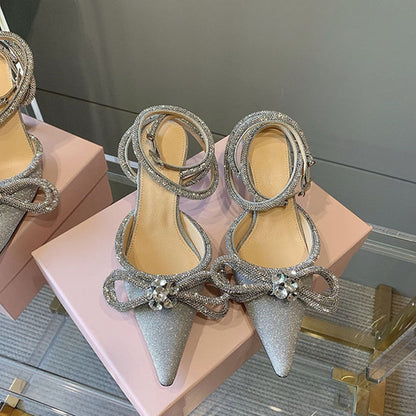 Unterstützende und modische orthopädische Sommerschuhe
