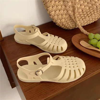 Bequeme und modische orthopädische Wintersandalen