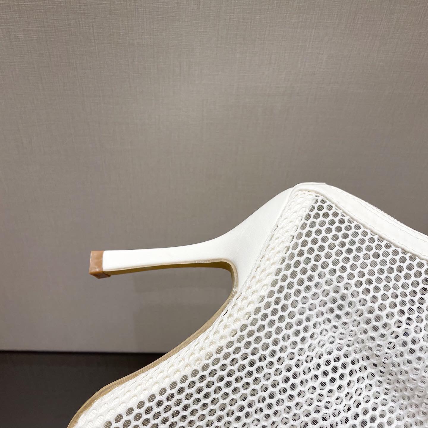 Maßgeschneiderte und bequeme orthopädische Sommerschuhe