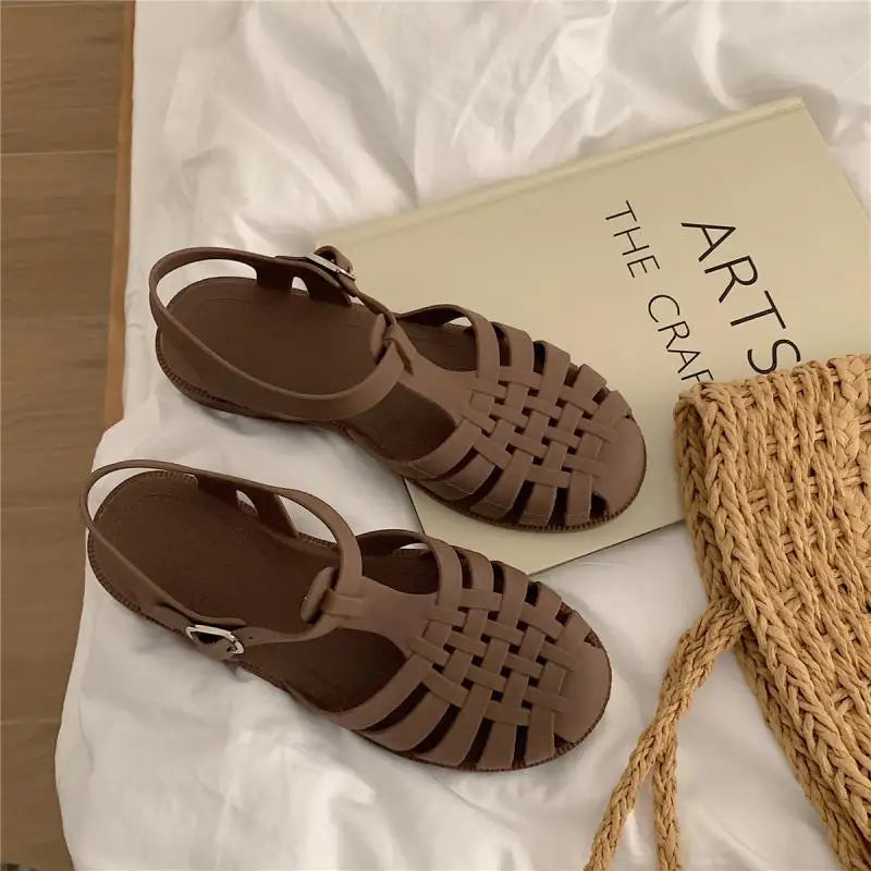 Bequeme und modische orthopädische Wintersandalen