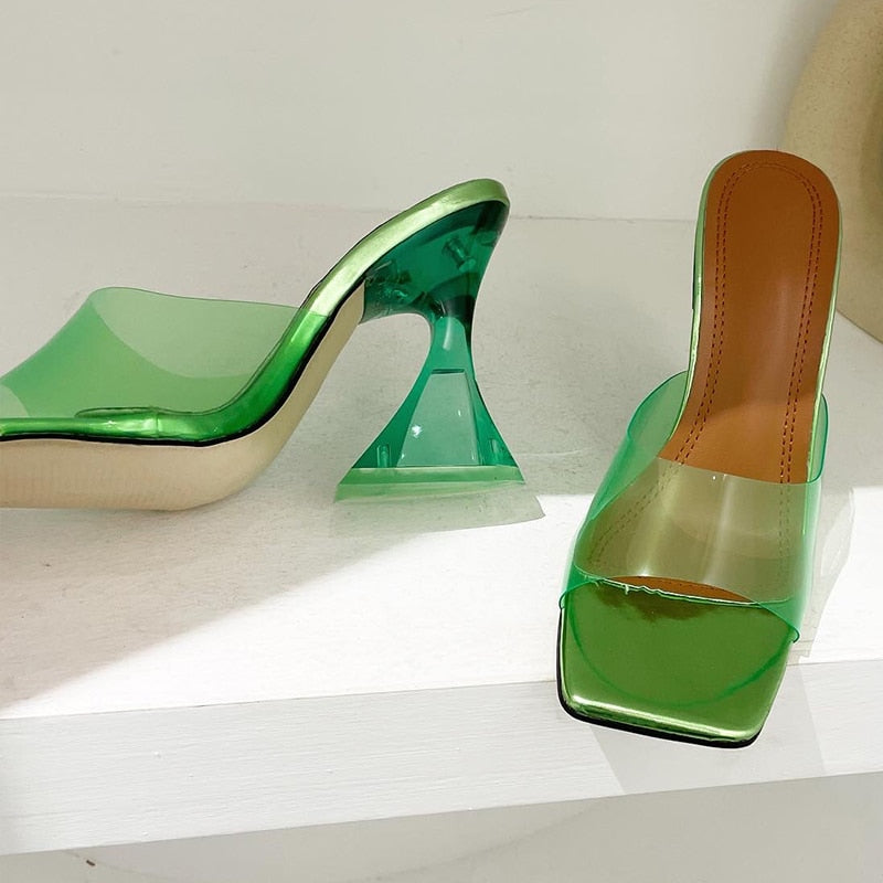 Bequeme und haltbare orthopädische Sommer-Heels