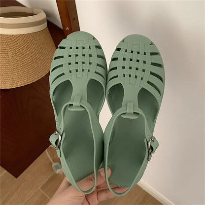Bequeme und modische orthopädische Wintersandalen
