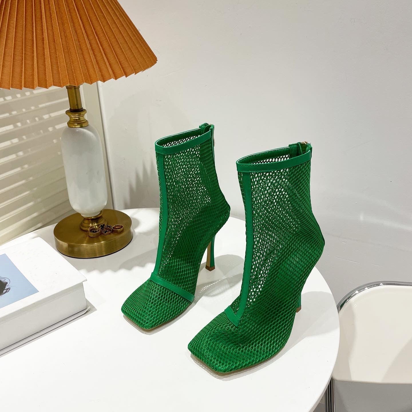 Maßgeschneiderte und bequeme orthopädische Sommerschuhe