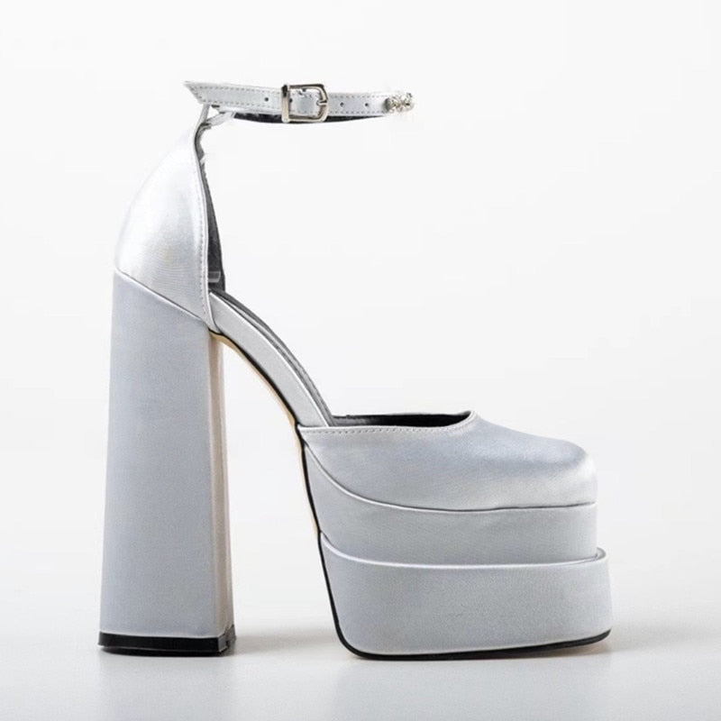 Bequeme und modische orthopädische Sommerschuhe