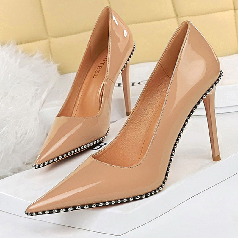 Maßgeschneiderte und bequeme orthopädische Sommer Heels