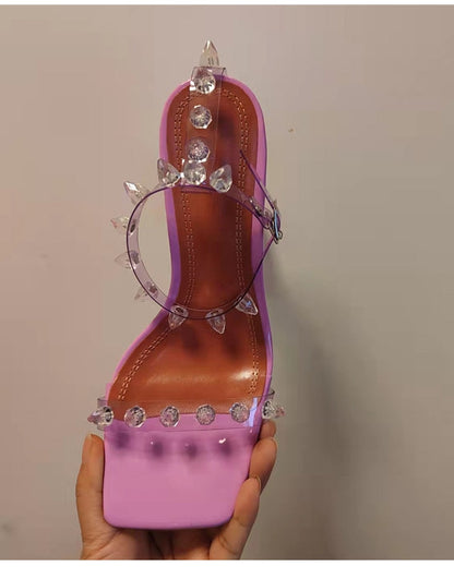 Modische und stützende orthopädische Sommerschuhe