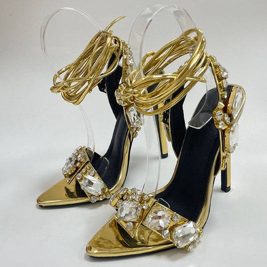 Bequeme und modische orthopädische Sommersandalen