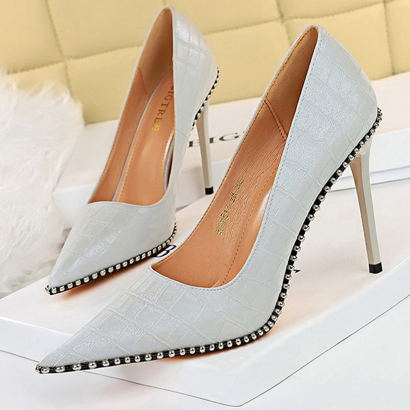 Maßgeschneiderte und bequeme orthopädische Sommer Heels