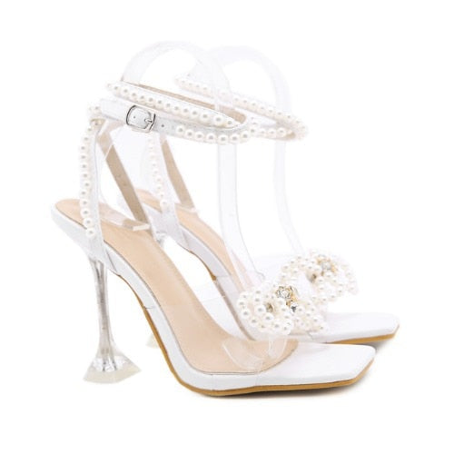 Zeitlose und stützende orthopädische Sommersandalen