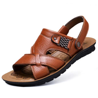 Modische und stützende orthopädische Wintersandalen