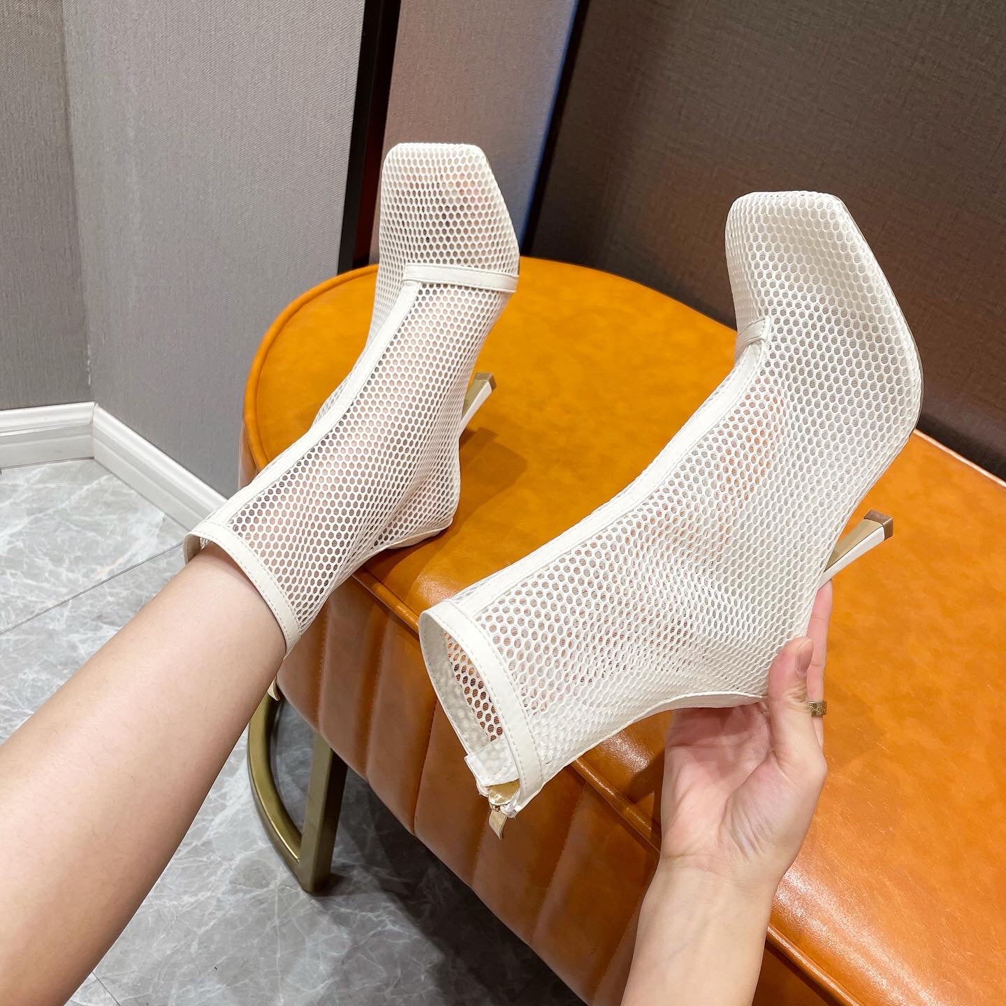 Maßgeschneiderte und bequeme orthopädische Sommerschuhe