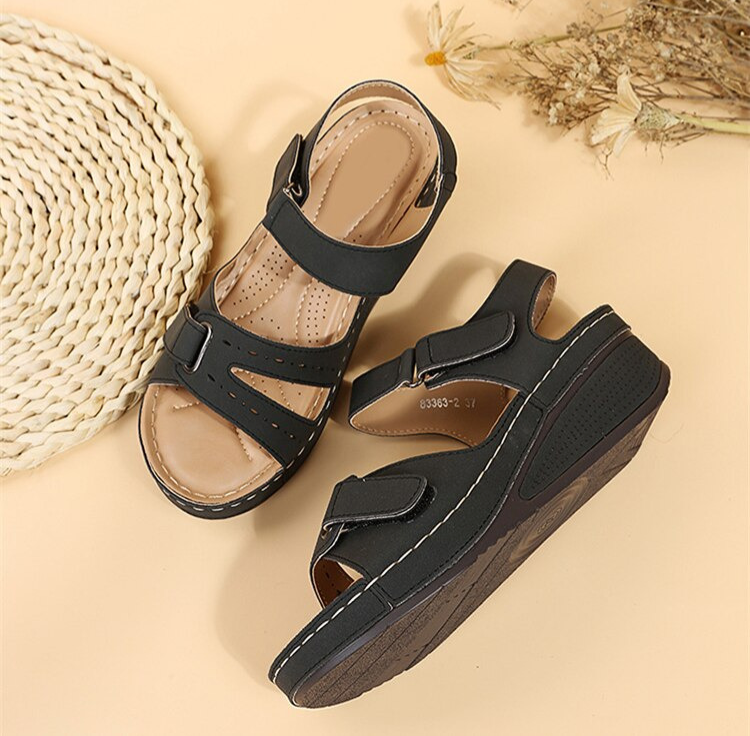 Stützende und trendige orthopädische Wintersandalen