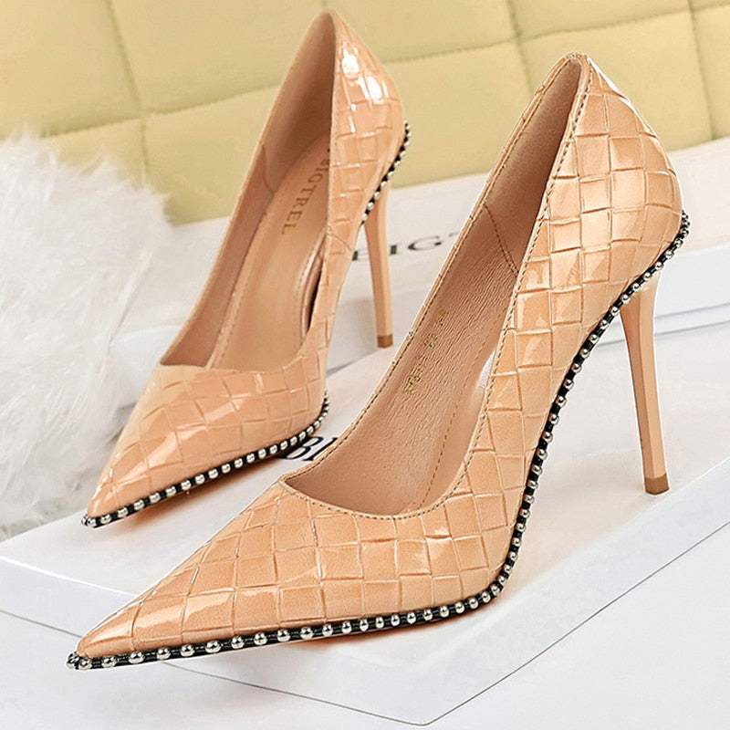 Maßgeschneiderte und bequeme orthopädische Sommer Heels