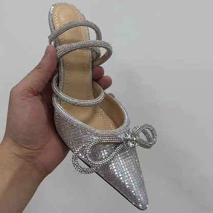 Unterstützende und modische orthopädische Sommerschuhe
