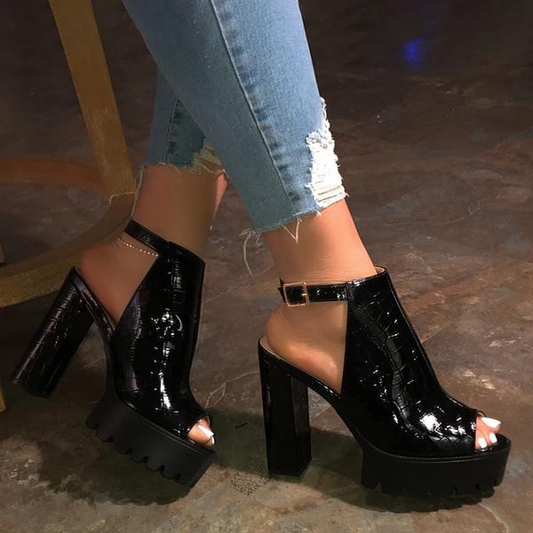 Unterstützende orthopädische Sommer-Heels