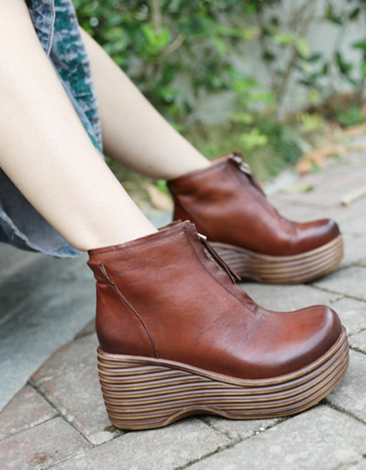 Stylische und stützende orthopädische Winterstiefel