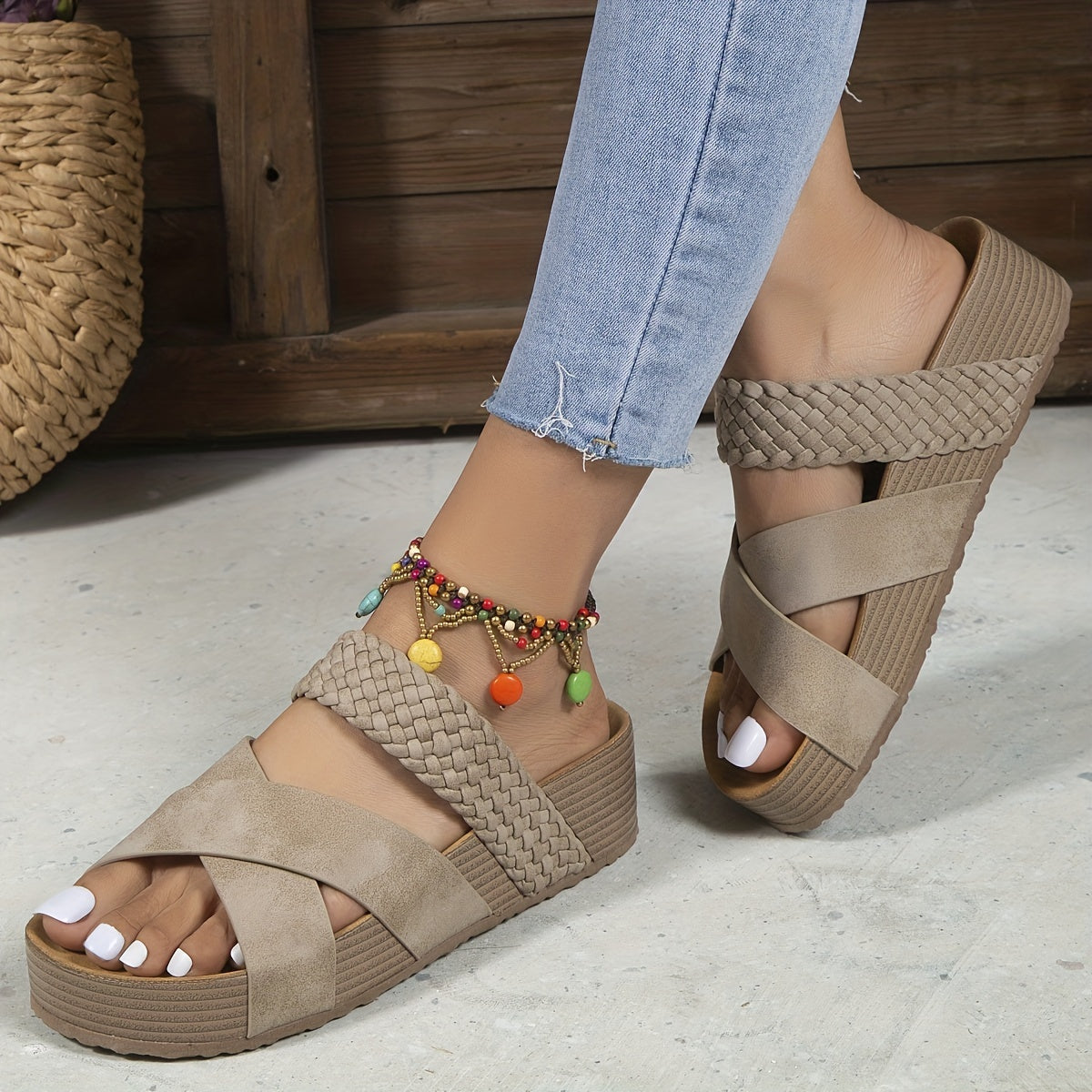 Modische und stützende orthopädische Wintersandalen