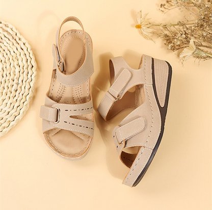 Stützende und trendige orthopädische Wintersandalen