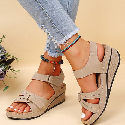 Stützende und trendige orthopädische Wintersandalen