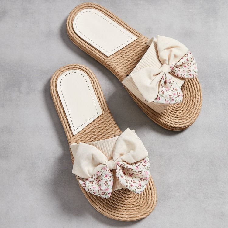 Modische und stützende orthopädische Wintersandalen