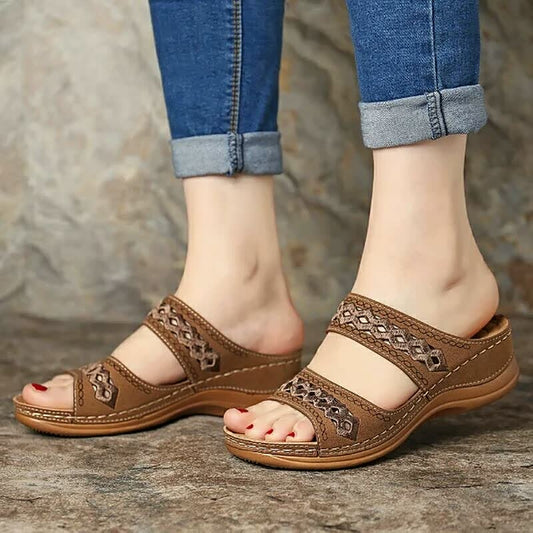 Unterstützende, modische orthopädische Wintersandalen
