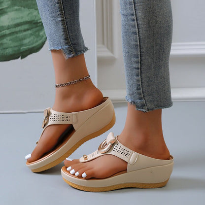 Stylische und stützende orthopädische Wintersandalen