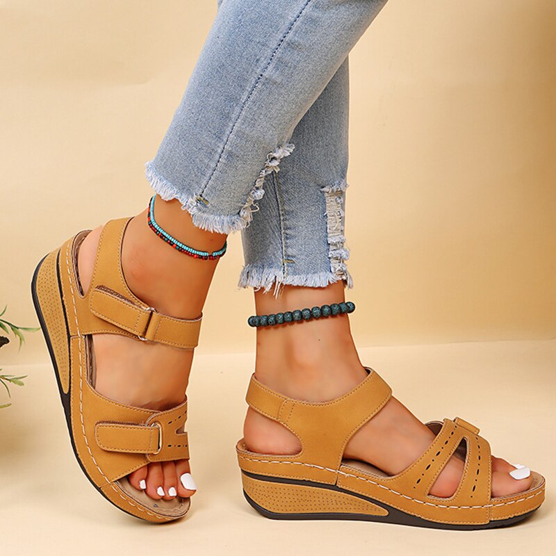 Stützende und trendige orthopädische Wintersandalen