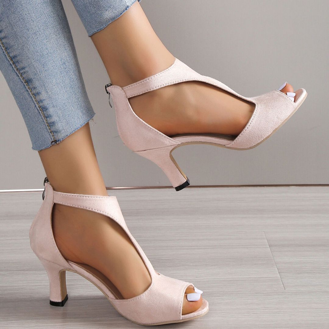 Modische und stützende orthopädische Wintersandalen