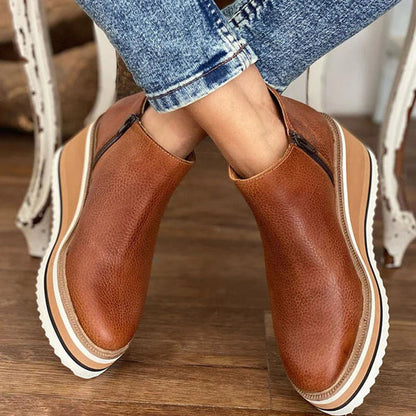 Moderne und stützende orthopädische Winterstiefel