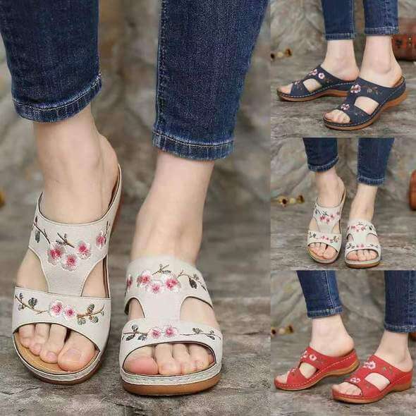 Moderne und stützende orthopädische Wintersandalen
