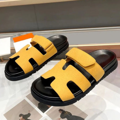 Stützende und modische orthopädische Wintersandalen