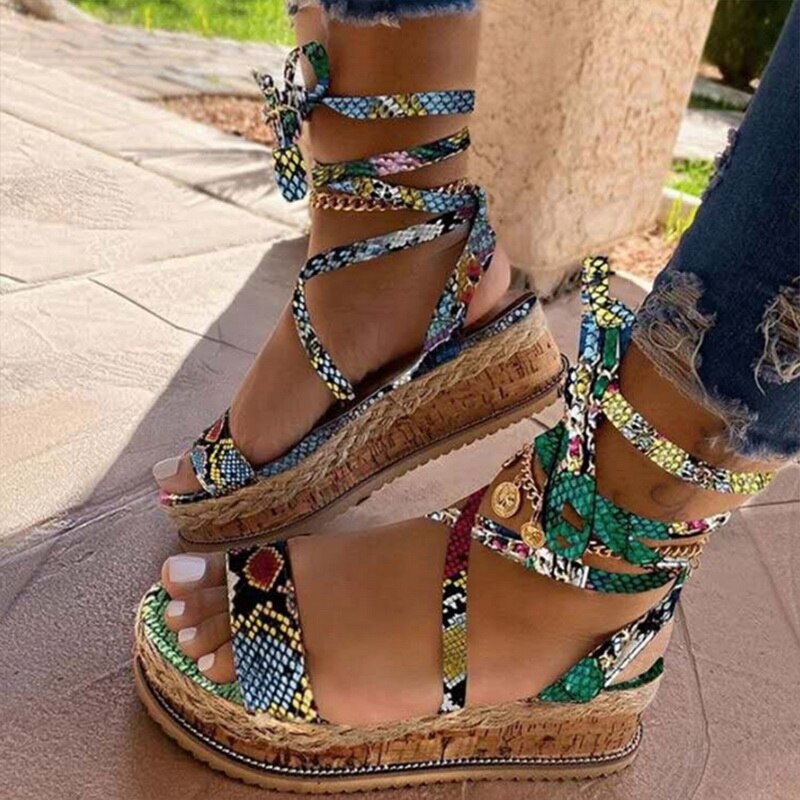 Bequeme und haltbare orthopädische Wintersandalen