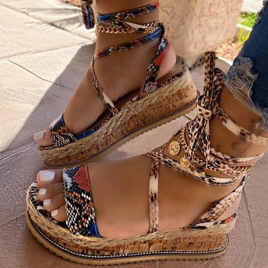 Bequeme und haltbare orthopädische Wintersandalen