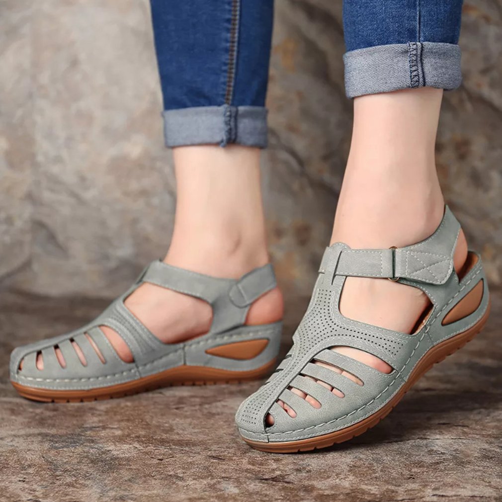 Unterstützende, modische, orthopädische Sommersandalen