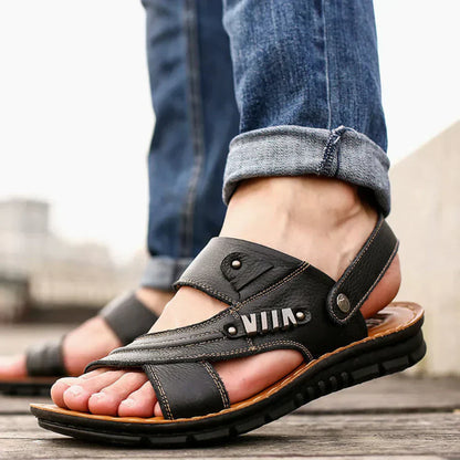 Maßgeschneiderte stützende orthopädische Wintersandalen