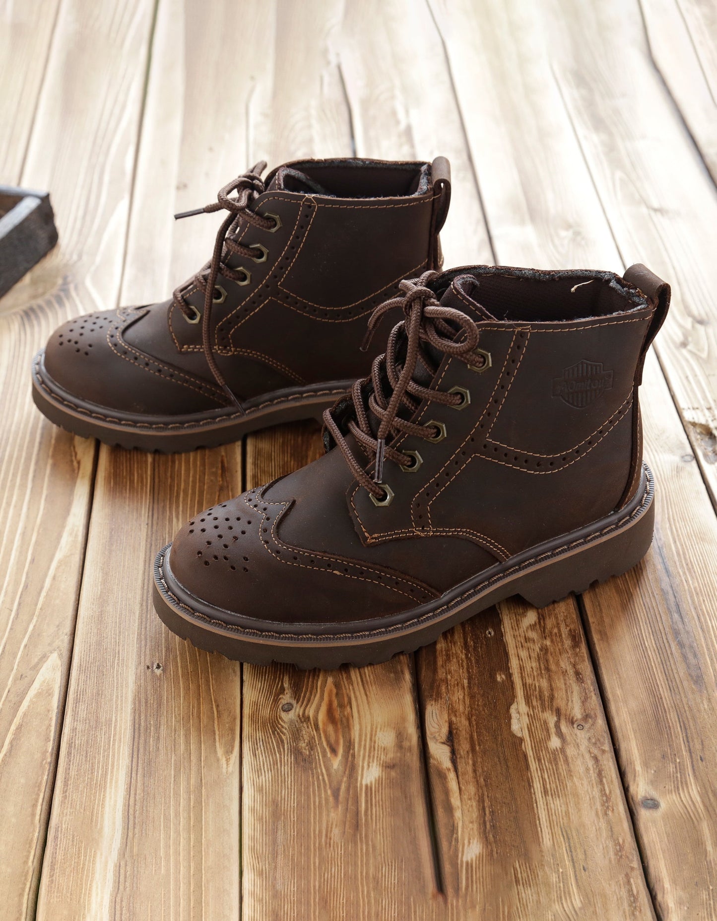 Stützende und trendige orthopädische Winterstiefel