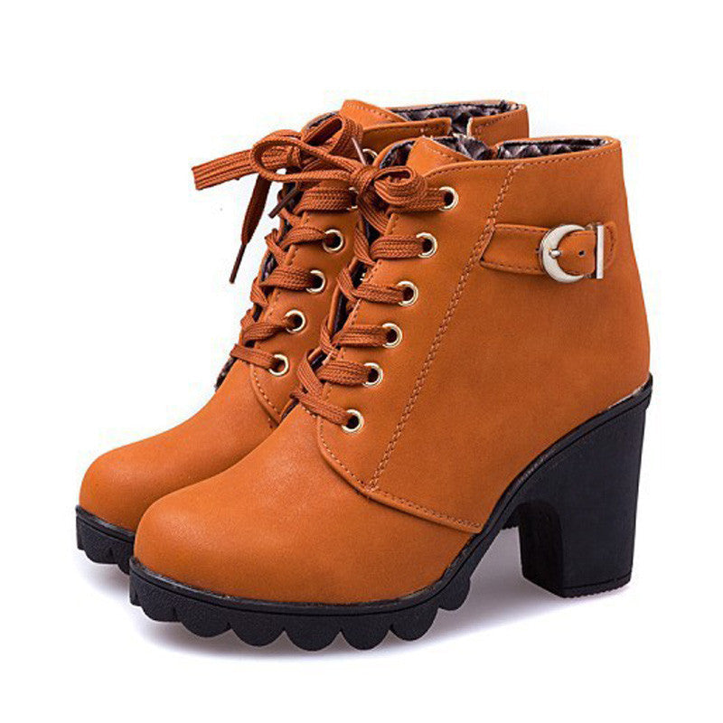 Unterstützende orthopädische Sommer-Heels
