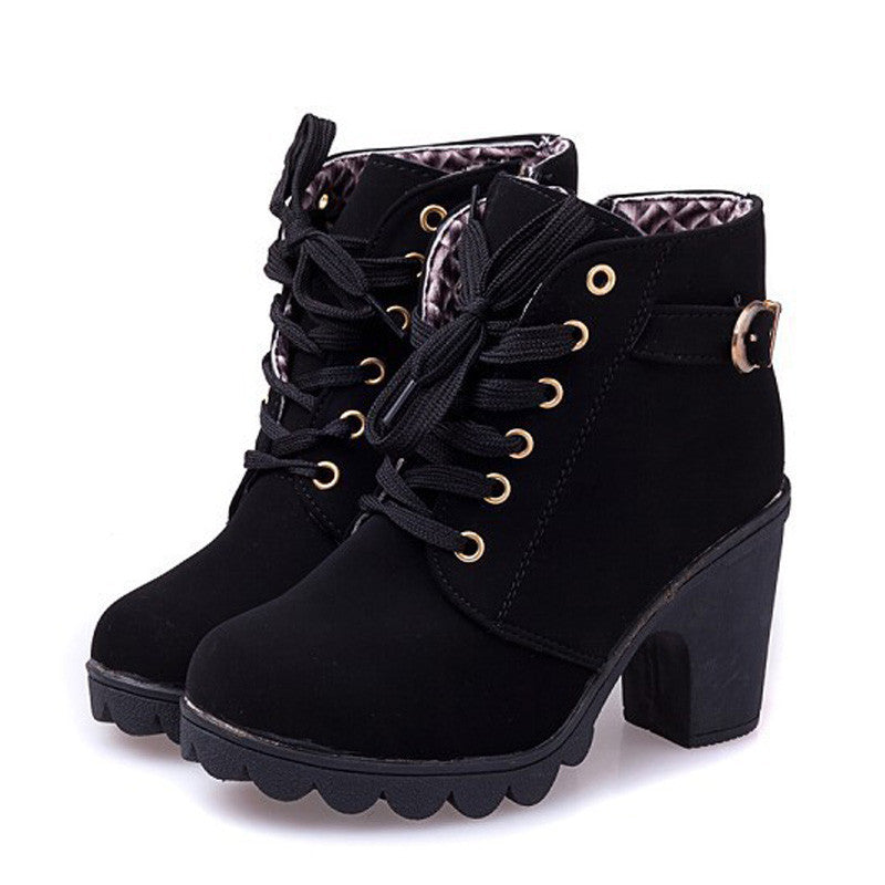 Unterstützende orthopädische Sommer-Heels