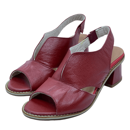 Moderne und stützende orthopädische Wintersandalen